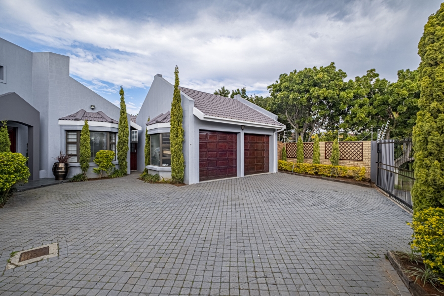 5 Bedroom Property for Sale in Summerstrand Eastern Cape